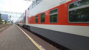 Электровоз ЭП20 с фирменным пассажирским поездом Северная Пальмира Адлер - Санкт-Петербург