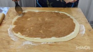 Американские синнабоны со сметанным кремом. Это очень вкусно.