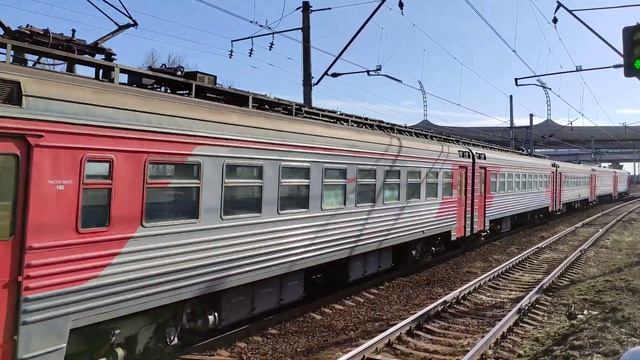 LUX! Электропоезд ЭТ2МЛ-075 на обкатке у о.п. Дачное, г.СПб, 14.04.2023г.(4K UHD) смотреть онлайн