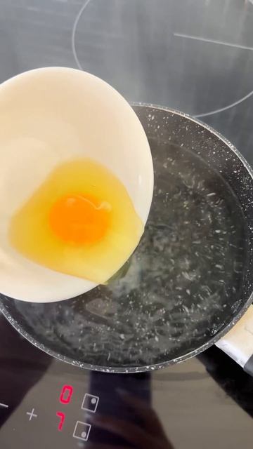 Неделя полезных завтраков, день 1/7: авокадо-тост 🥑 Больше рецептов, смотри у меня на страничке!