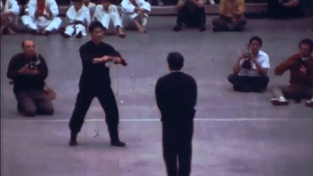 Брюс Ли - Будь водой, друг мой! смотреть онлайн