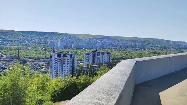 Панорама города в мае