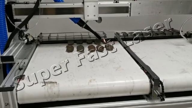 Automatic laser cleaning machine for precision parts mass production line смотреть онлайн