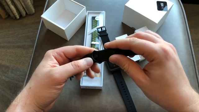 Xiaomi Amazit Bip Smartwatch Unboxing and First impressions