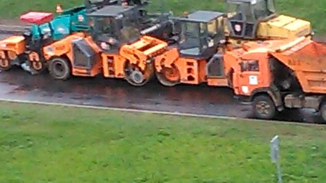 Латание нового асфальта смотреть онлайн