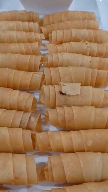 cinnamon roll with Sweet sauce смотреть онлайн