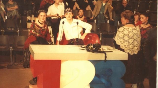 JUAN CARLOS Y MONTSE CON NOBLEZA BATURRA смотреть онлайн