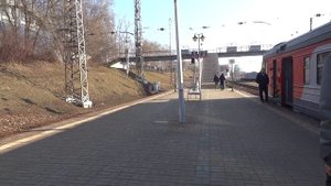 ЭД4М-0157 и ЭР2Т-7200 с приветливой бригадой на станции Москва-Сортировочная-Киевская