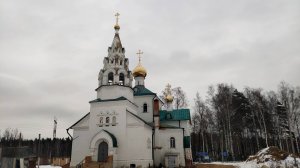 Церковь Троицы Живоначальной в Аверкиеве.