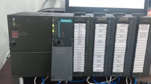 SIEMENS CPU 314 +DI 16 BITS +DO8 BITS + D08 BITS + AI 2X 12 BITS