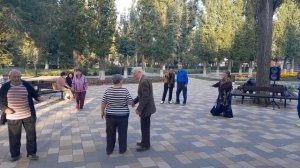 А на последнюю, да на пятёрочку, куплю я тройку лошадей