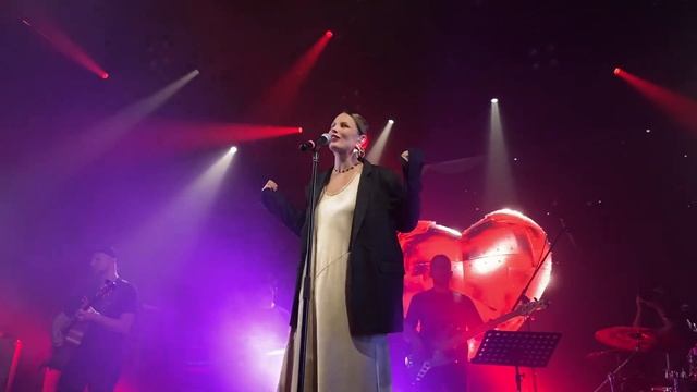 Ева Власова - Маша, не плачь (Санкт-Петербург, Клуб Космонавт 4.09.22) смотреть онлайн