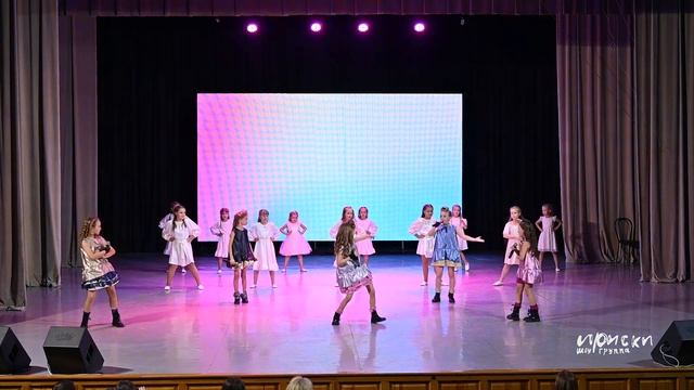 "ТИК-ТАК ХОДИКИ" - детская шоу-группа "Ириски" смотреть онлайн