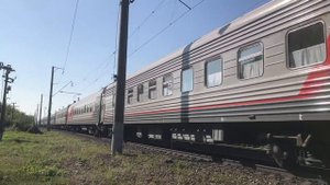 Электровоз ЭП1М-640, с поездом №567 Москва-Анапа и с вагоном из тур поезда «своих не бросаем»