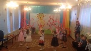 "Пластический этюд с обручами"