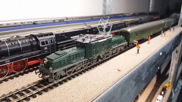 Roco SBB Ce 6/8 II "Crocodile" + ESU sound decoder installation смотреть онлайн