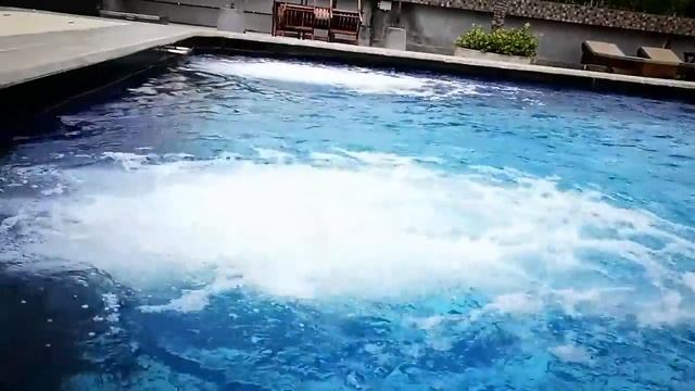 The Mangrove Hotel in Summer Time смотреть онлайн