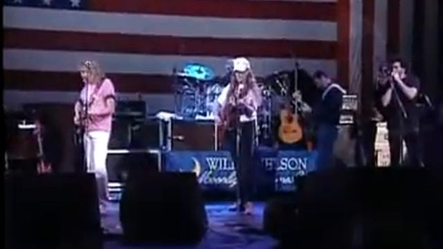 Willie Nelson and Jody Payne Old Flames Can't Hold a Candle to You Live at Farm Aid 1994) смотреть онлайн