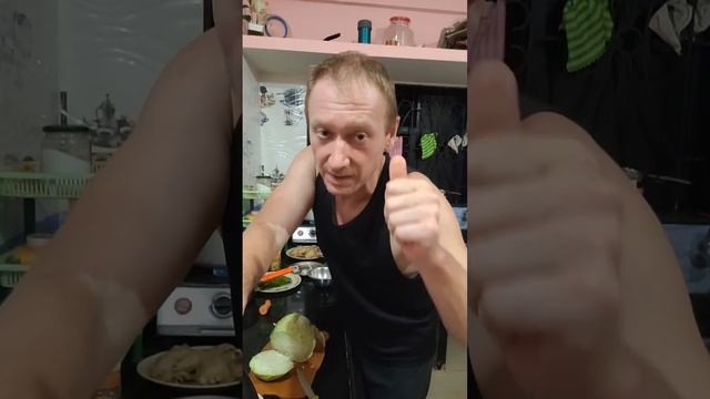 Варю Борщ в Гоа из Петуха. #борщ #кулинария #гоа #индия (Ссылка на сообщение на экране в описании) смотреть онлайн