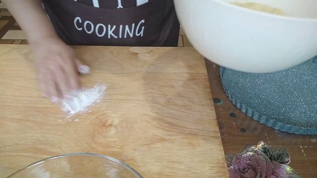 Очень вкусный пирог с персиками. Попробуйте приготовить.