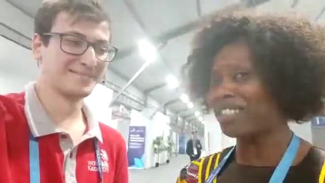 Волонтер говорит: Берем интервью у журналиста из Намибии смотреть онлайн