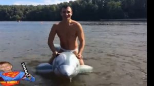 Александр Пистолетов показал свой пистолет