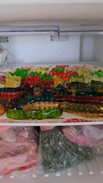 Receita de BALA DE GELATINA com REFRIGERANTE .. Bom ou ruim ? 😅 #shorts смотреть онлайн