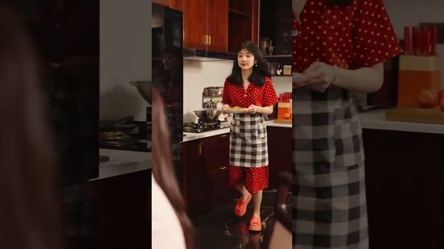 【山花绽放时】灰姑娘被親生父母嫁給傻子，絕望時姐姐出現把她救回城，面對親生父母和養女妹妹的刁難，她步步為營扭轉局勢，勢要奪回屬於自己的一切！#短剧 #短剧推荐 #家庭剧 смотреть онлайн