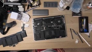 Замена аккумулятора Macbook A1398 своими руками и термопасты в домашних условиях