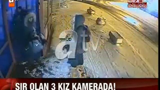 Isidor Join 3 British Girls Gone Turkey over Syria. смотреть онлайн