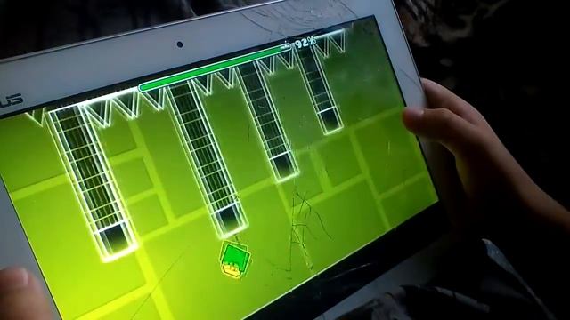 Илья проходит джемпер в геометрии дэш смотреть онлайн