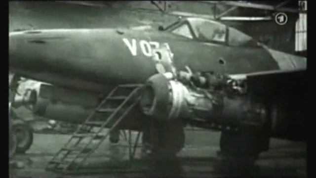 Luftwaffe Me 262 jet (C-2b variant) - static test смотреть онлайн