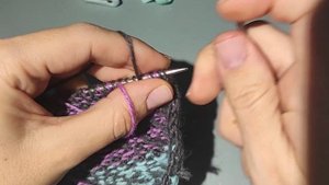 Как вязать без протяжек на лицевой и на изнанке.