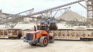 DEVELON (ранее DOOSAN) погрузчик DL580-5 объёмом ковша 5,5 куб.м. и грузоподъёмностью 13 тонн.