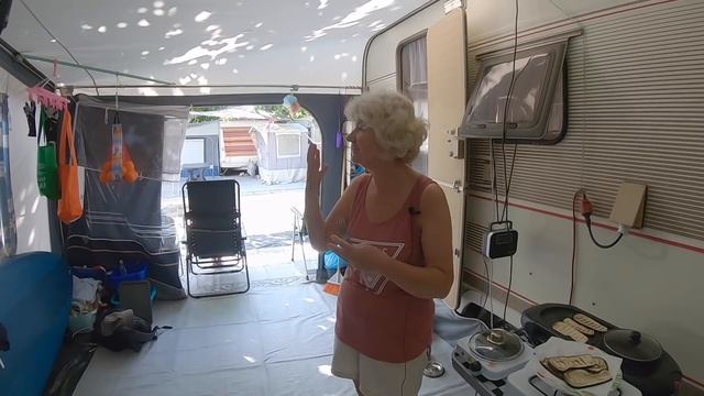 С Прицепом по Европе Жизнь в Кемпинге Joan смотреть онлайн