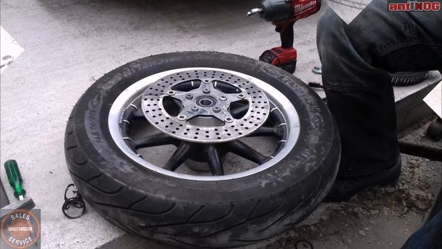 2005  Harley Davidson ELECTRA GLIDE.rear wheel bearing replacement