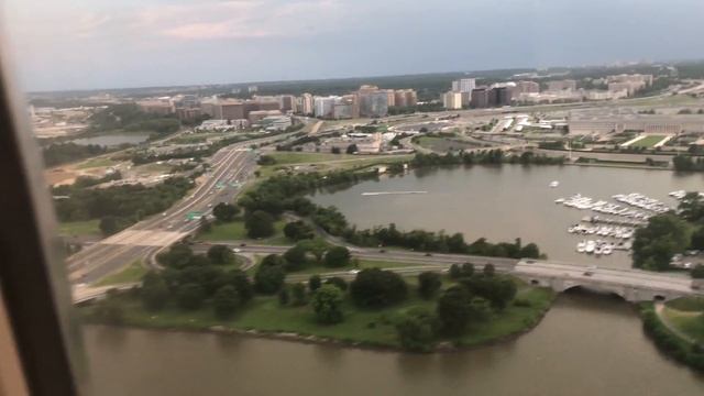 Boeing 737 DCA landing beautiful view of Pentagon Crystal City