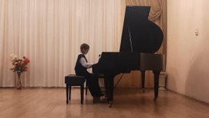 Якубова Мирослава 8 лет, Л.Моцарт "Бурре" e-moll; Чешская народная песня "Аннушка", обр. В.Ребикова