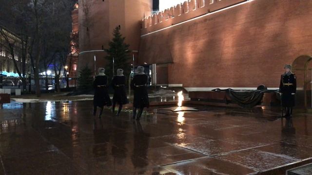 Почетный караул у Могилы Неизвестного Солдата смотреть онлайн