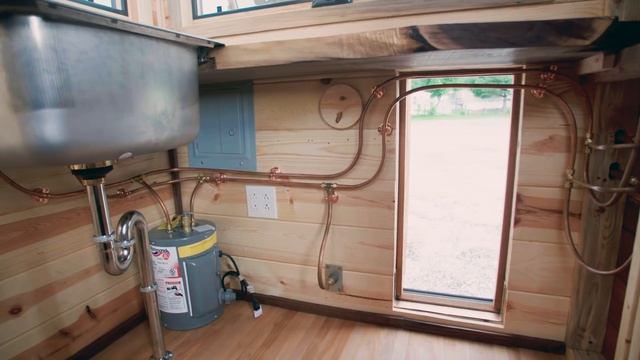 Woolly Resistance Tiny House by Carpenter Owl смотреть онлайн