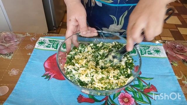 Жареные пирожки с зелёным луком и яйцом. Просто и вкусно. смотреть онлайн