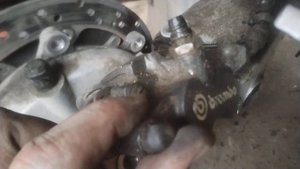 замена задних тормозных колодок на мотоцикле бмв r1100rt