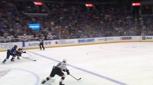 Blues' Brandon Saad Displays Unreal Solo Effort For TOUGH Breakaway Goal