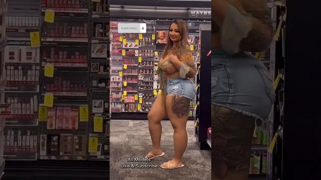 Coco Bunnie ~ Plus Size Curvy Model ~ Bio & Facts