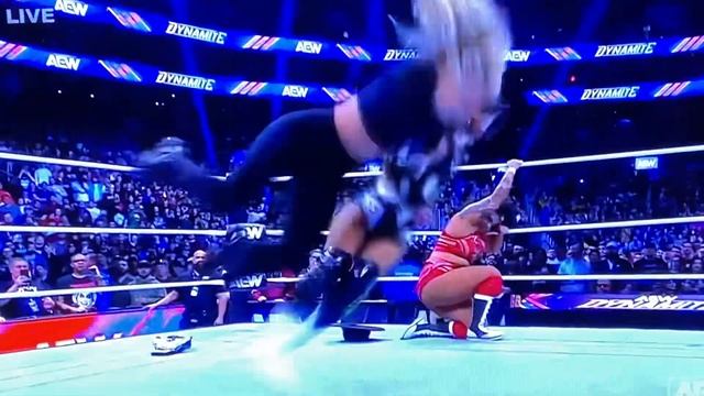 Mercedes Mone saves Willow Nightingale from Julia Hart & Skye Blue #aewdynamite