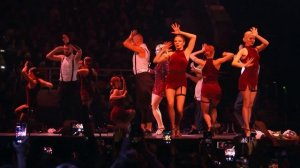 Полина Гагарина - Спектакль окончен (Шоу "Обезоружена", Live at Мегаспорт, Москва, 2019)