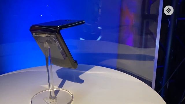 Motorola Razr: First Look of the foldable and flip phone from Motorola | CES 2020