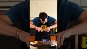 - КАК ВЫДАВИТЬ БОЛЬШОЕ КОЛИЧЕСТВО ЛИМОННОГО СОКА БЕЗ СОКОВЫЖИМАЛКИ...💥