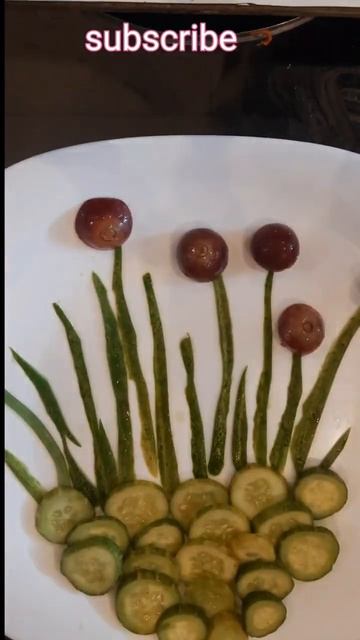 How to decorate plate with blackgrapes /cucumber #shorts #blackgrapes #cucumber смотреть онлайн