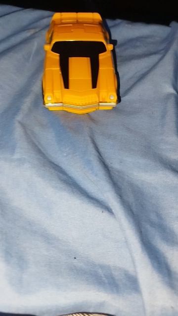 Бамблби игрушка смотреть онлайн